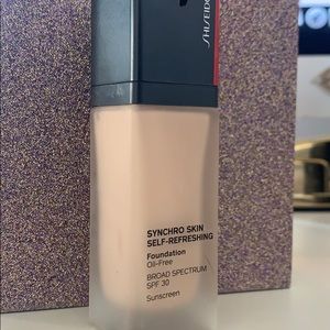Shiseido Synchro Foundation Linen 220 - NEW